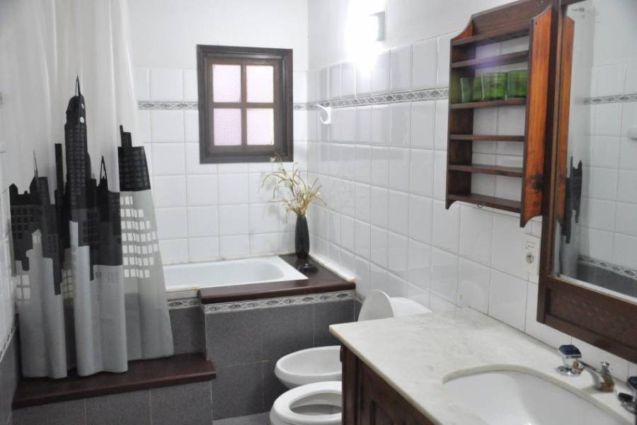 Punta del Este, Maldonado, Uruguay, 4 Bedrooms Bedrooms, ,3 BathroomsBathrooms,Apartamentos,Venta,42102