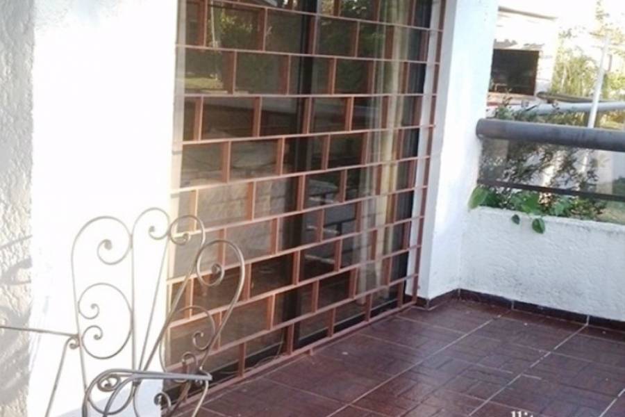 Punta del Este, Maldonado, Uruguay, 2 Bedrooms Bedrooms, ,1 BañoBathrooms,Apartamentos,Venta,42108
