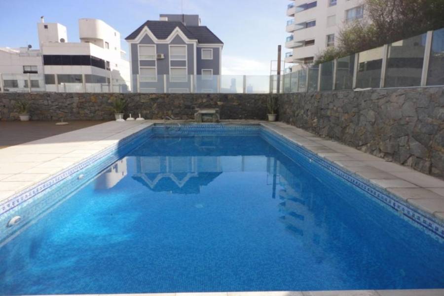 Punta del Este, Maldonado, Uruguay, ,Apartamentos,Venta,42136