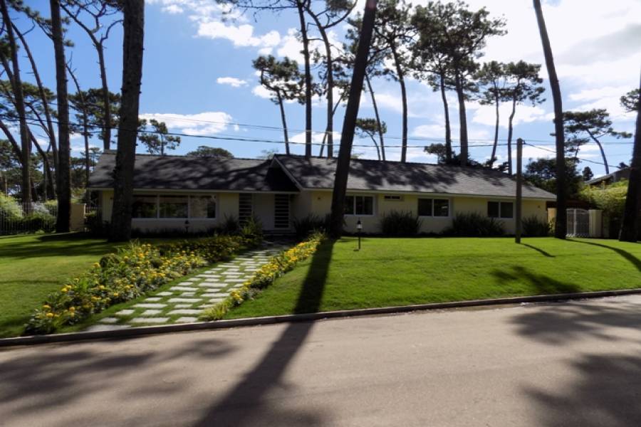 Punta del Este, Maldonado, Uruguay, 4 Bedrooms Bedrooms, ,3 BathroomsBathrooms,Casas,Venta,42138