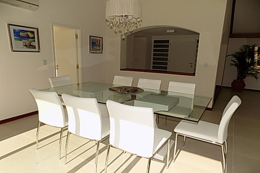 Punta del Este, Maldonado, Uruguay, 4 Bedrooms Bedrooms, ,3 BathroomsBathrooms,Casas,Venta,42138