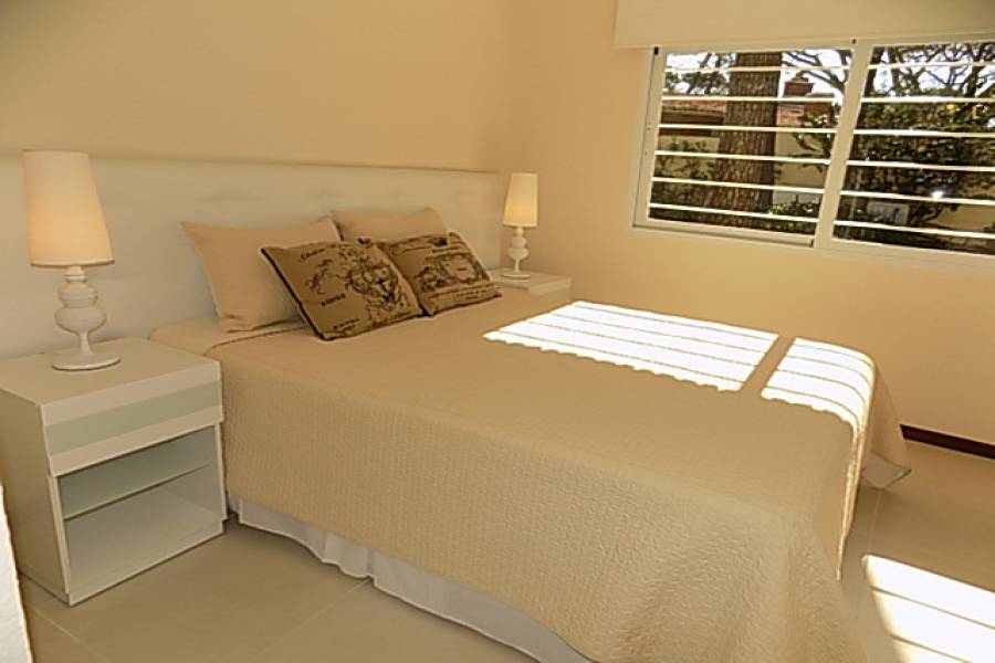 Punta del Este, Maldonado, Uruguay, 4 Bedrooms Bedrooms, ,3 BathroomsBathrooms,Casas,Venta,42138