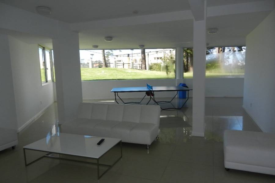 Punta del Este, Maldonado, Uruguay, 2 Bedrooms Bedrooms, ,2 BathroomsBathrooms,Apartamentos,Venta,42139
