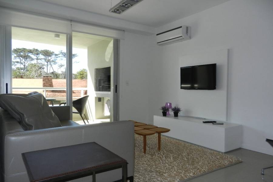 Punta del Este, Maldonado, Uruguay, 2 Bedrooms Bedrooms, ,2 BathroomsBathrooms,Apartamentos,Venta,42139
