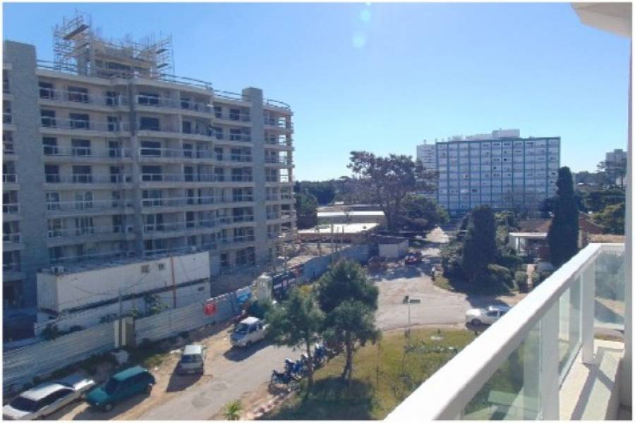 Punta del este, Maldonado, Uruguay, 2 Bedrooms Bedrooms, ,2 BathroomsBathrooms,Apartamentos,Venta,42155