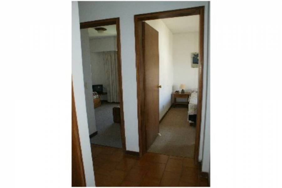Punta del Este, Maldonado, Uruguay, 2 Bedrooms Bedrooms, ,2 BathroomsBathrooms,Apartamentos,Venta,42156