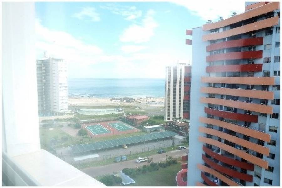 Punta del Este, Maldonado, Uruguay, 3 Bedrooms Bedrooms, ,2 BathroomsBathrooms,Apartamentos,Venta,42172