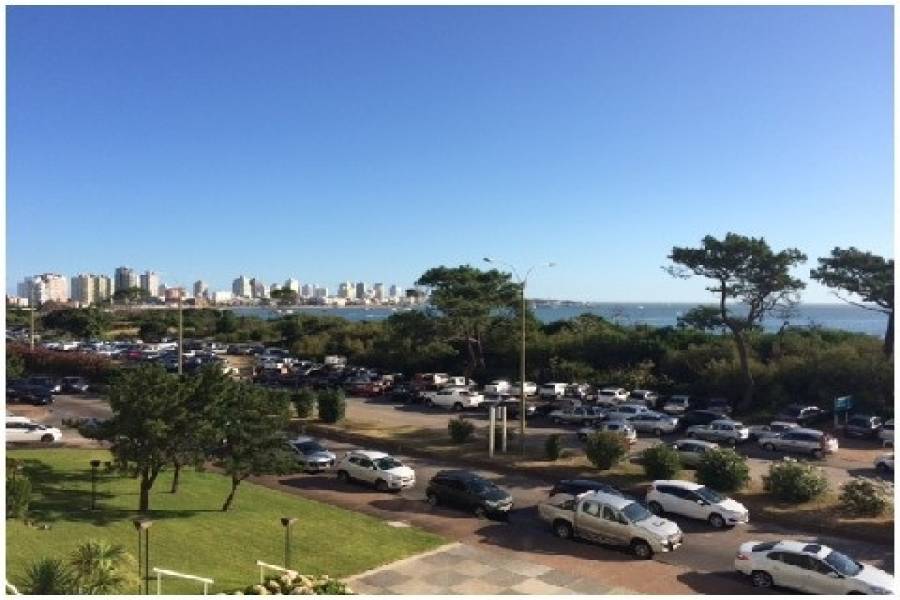Punta del Este, Maldonado, Uruguay, 2 Bedrooms Bedrooms, ,2 BathroomsBathrooms,Apartamentos,Venta,42178