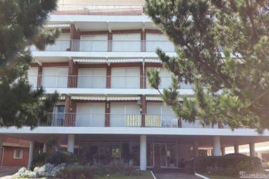 Punta del Este, Maldonado, Uruguay, 3 Bedrooms Bedrooms, ,2 BathroomsBathrooms,Apartamentos,Venta,42180