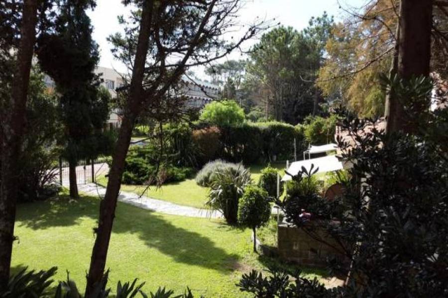 Punta del Este, Maldonado, Uruguay, 3 Bedrooms Bedrooms, ,2 BathroomsBathrooms,Apartamentos,Venta,42180