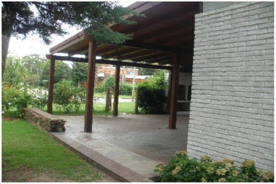 Punta del Este, Maldonado, Uruguay, 3 Bedrooms Bedrooms, ,2 BathroomsBathrooms,Casas,Venta,42183
