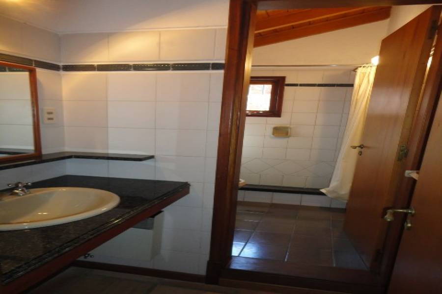 Punta del Este, Maldonado, Uruguay, 3 Bedrooms Bedrooms, ,2 BathroomsBathrooms,Casas,Venta,42184