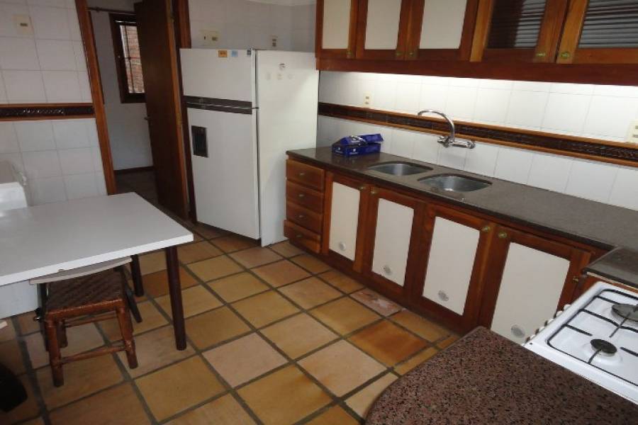 Punta del Este, Maldonado, Uruguay, 3 Bedrooms Bedrooms, ,2 BathroomsBathrooms,Casas,Venta,42184