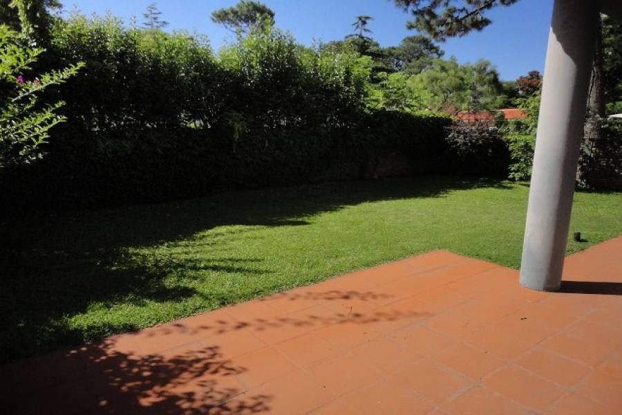 Punta del Este, Maldonado, Uruguay, 3 Bedrooms Bedrooms, ,2 BathroomsBathrooms,Casas,Venta,42184