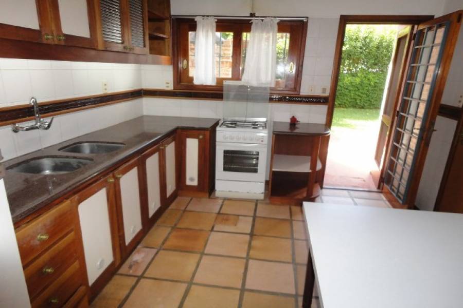 Punta del Este, Maldonado, Uruguay, 3 Bedrooms Bedrooms, ,2 BathroomsBathrooms,Casas,Venta,42184