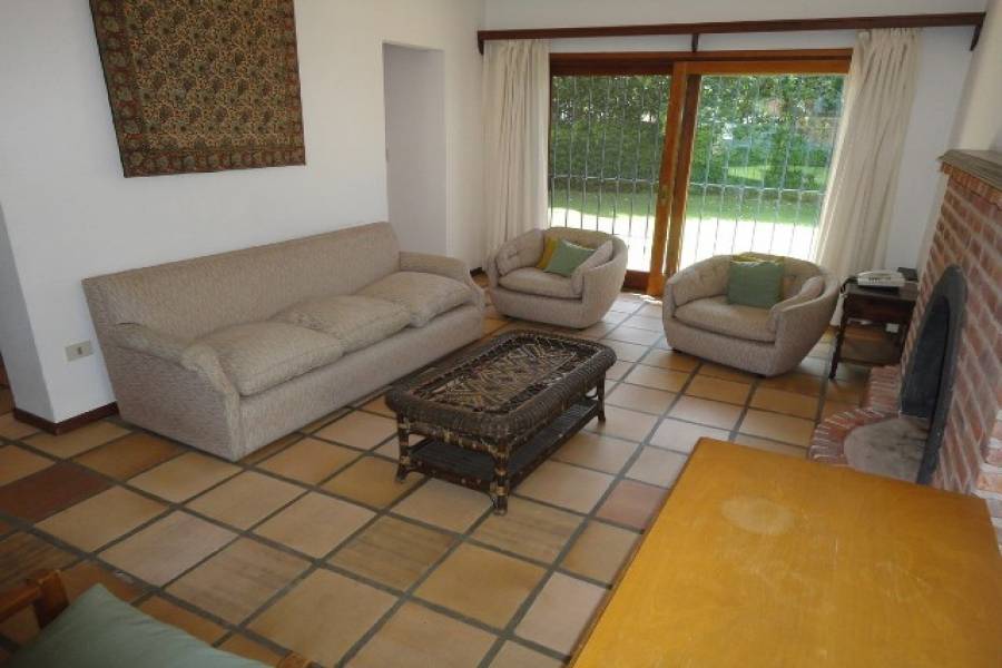 Punta del Este, Maldonado, Uruguay, 3 Bedrooms Bedrooms, ,2 BathroomsBathrooms,Casas,Venta,42184