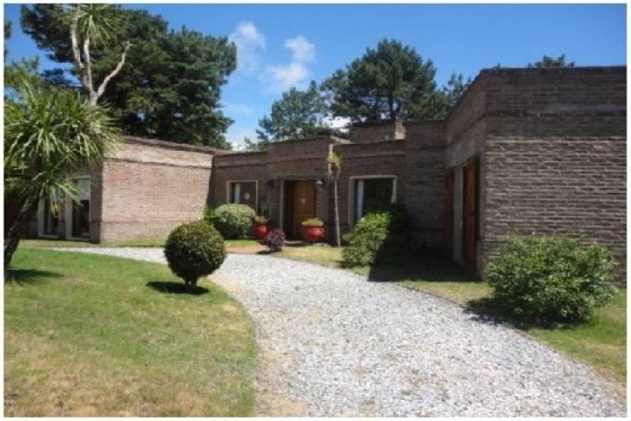 Punta del Este, Maldonado, Uruguay, 3 Bedrooms Bedrooms, ,2 BathroomsBathrooms,Casas,Venta,42191