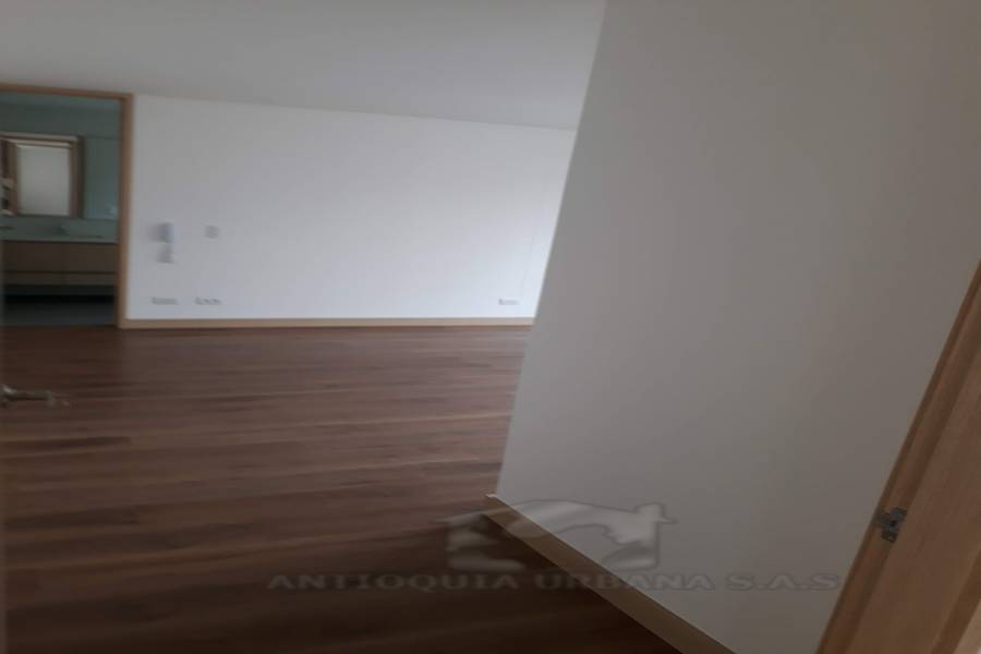 pasillo de las alcobas y estudio