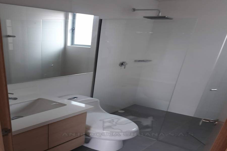 baño de alcoba auxiliar