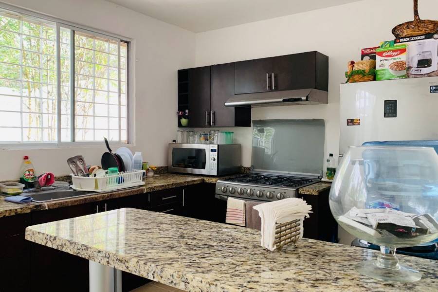 Playa del Carmen, Quintana Roo, Mexico, 3 Habitaciones Habitaciones, ,3 BathroomsBathrooms,Casas,Venta,Kabah,2,42357