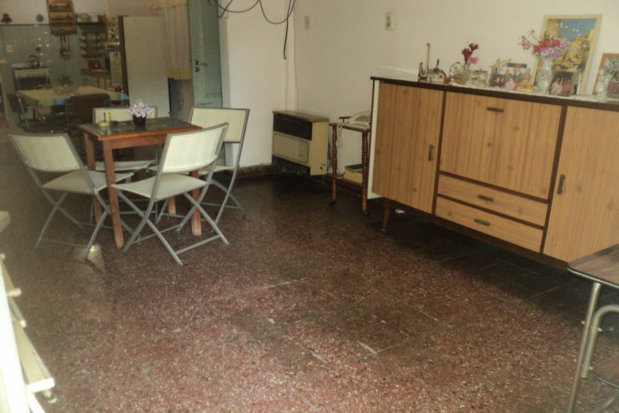 Aldo Bonzi,Buenos Aires,Argentina,3 Bedrooms Bedrooms,2 BathroomsBathrooms,Casas,Altolaguirre,1381