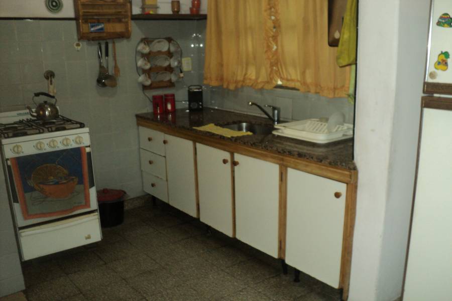 Aldo Bonzi,Buenos Aires,Argentina,3 Bedrooms Bedrooms,2 BathroomsBathrooms,Casas,Altolaguirre,1381