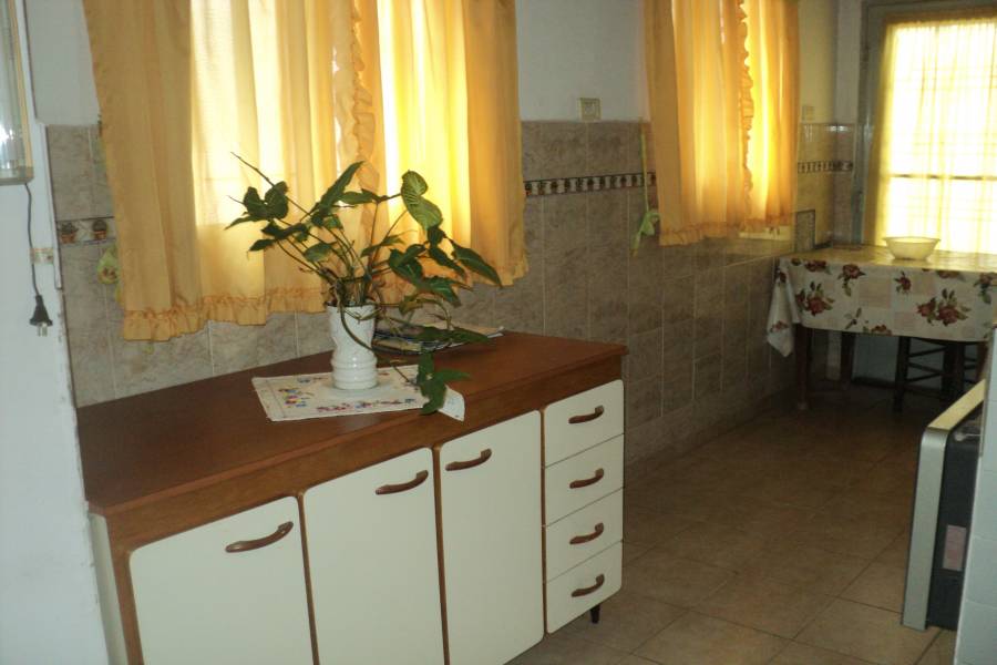 Aldo Bonzi,Buenos Aires,Argentina,3 Bedrooms Bedrooms,2 BathroomsBathrooms,Casas,Altolaguirre,1381
