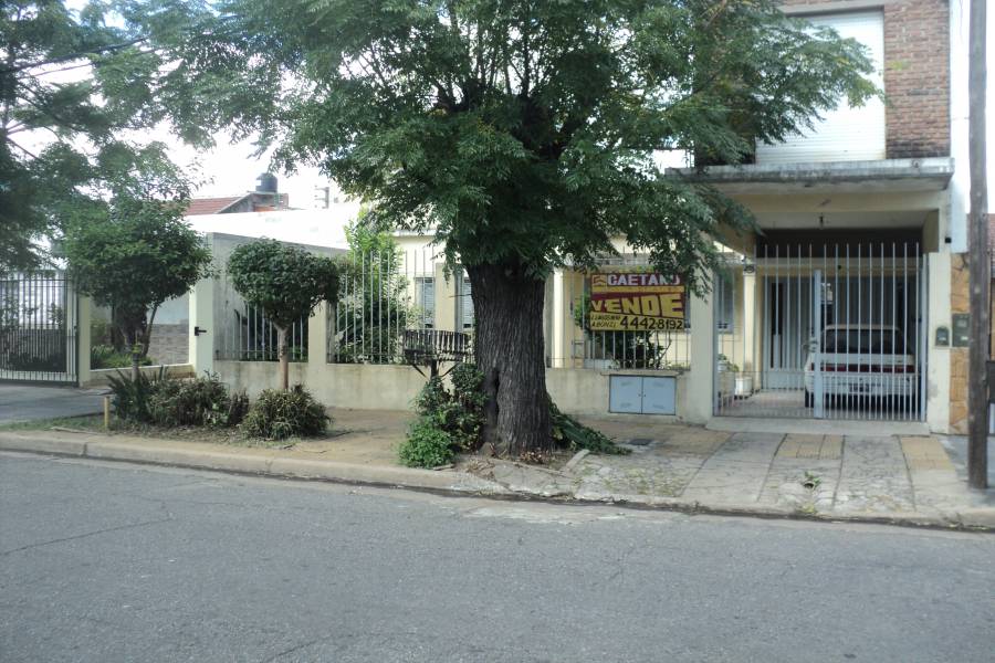 Aldo Bonzi,Buenos Aires,Argentina,3 Bedrooms Bedrooms,2 BathroomsBathrooms,Casas,Altolaguirre,1381
