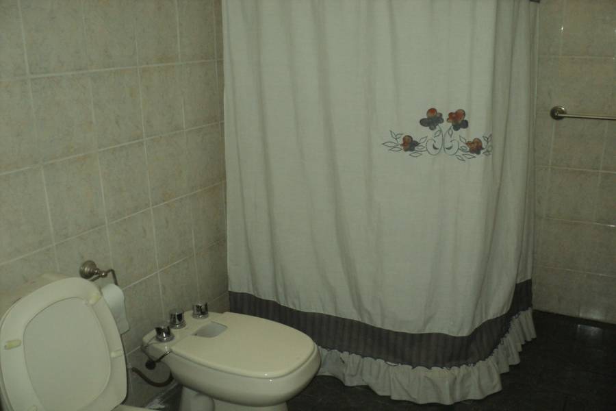 Aldo Bonzi,Buenos Aires,Argentina,3 Bedrooms Bedrooms,2 BathroomsBathrooms,Casas,Altolaguirre,1381