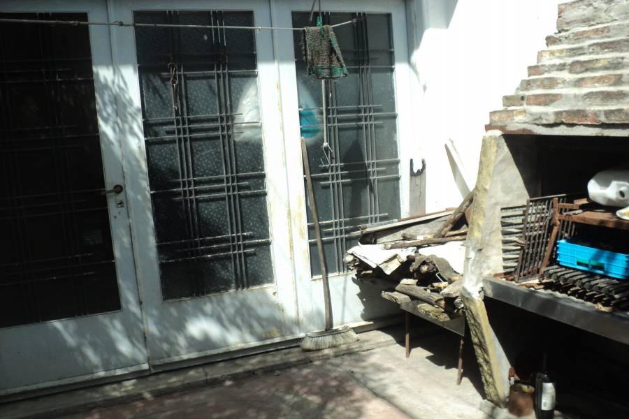 Aldo Bonzi,Buenos Aires,Argentina,3 Bedrooms Bedrooms,2 BathroomsBathrooms,Casas,Altolaguirre,1381