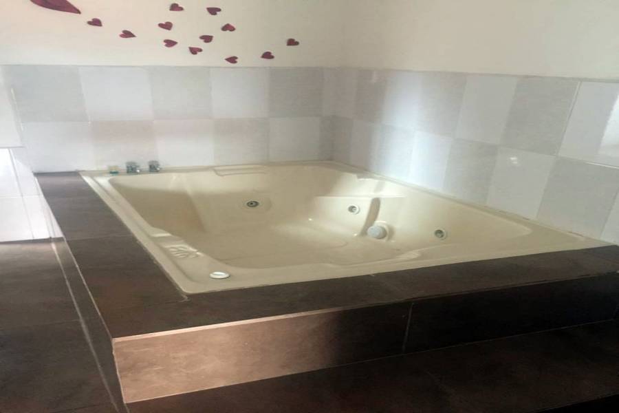 Puyo, PASTAZA, Ecuador, 8 Habitaciones Habitaciones, ,10 BathroomsBathrooms,Hoteles/Hosterias/Residencias,Venta,42485