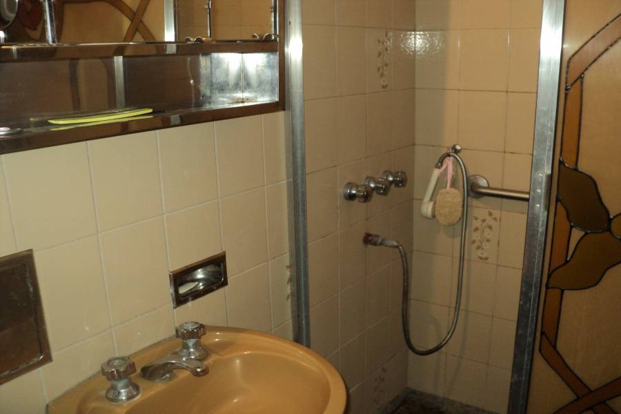 La Tablada,Buenos Aires,5 Habitaciones Habitaciones,4 BañosBaños,Casas,Montenegro,1382