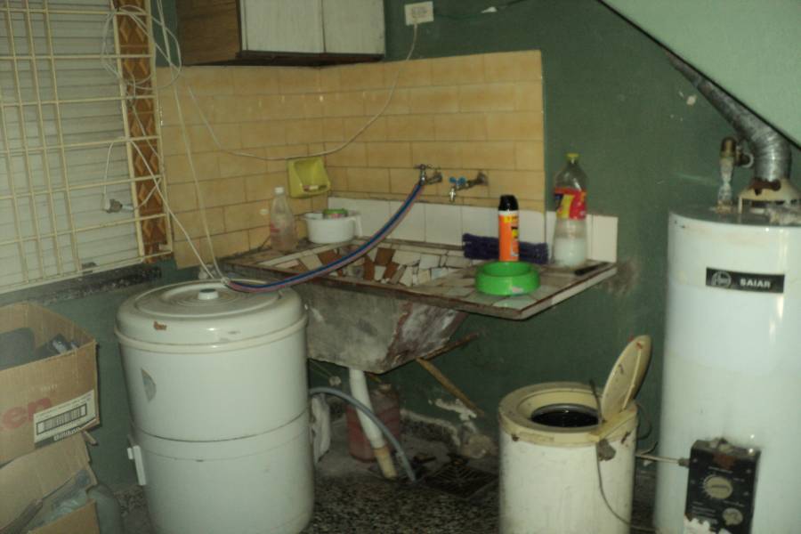 La Tablada,Buenos Aires,5 Habitaciones Habitaciones,4 BañosBaños,Casas,Montenegro,1382