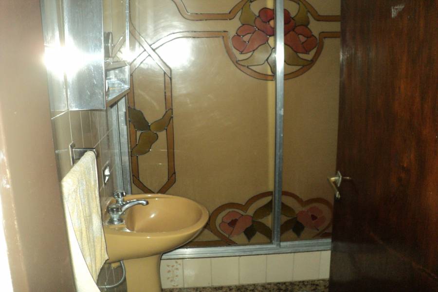 La Tablada,Buenos Aires,5 Habitaciones Habitaciones,4 BañosBaños,Casas,Montenegro,1382