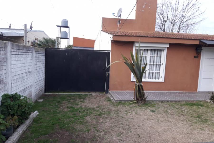 TRENQUE LAUQUEN, Buenos Aires, Argentina, 3 Habitaciones Habitaciones, ,2 BathroomsBathrooms,Casas,Venta,GLASTEIN,42620
