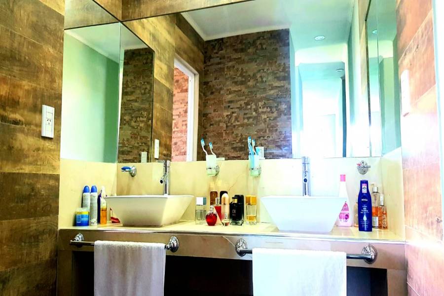 IMPERDIBLE! VER INFO..., 3 Habitaciones Habitaciones, ,3 BathroomsBathrooms,Casas,Venta,42731