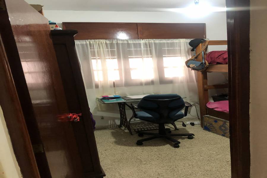 Rosario, Santa Fe, Argentina, 3 Habitaciones Habitaciones, ,1 BañoBathrooms,Casas,Venta,SAN LUIS,42779