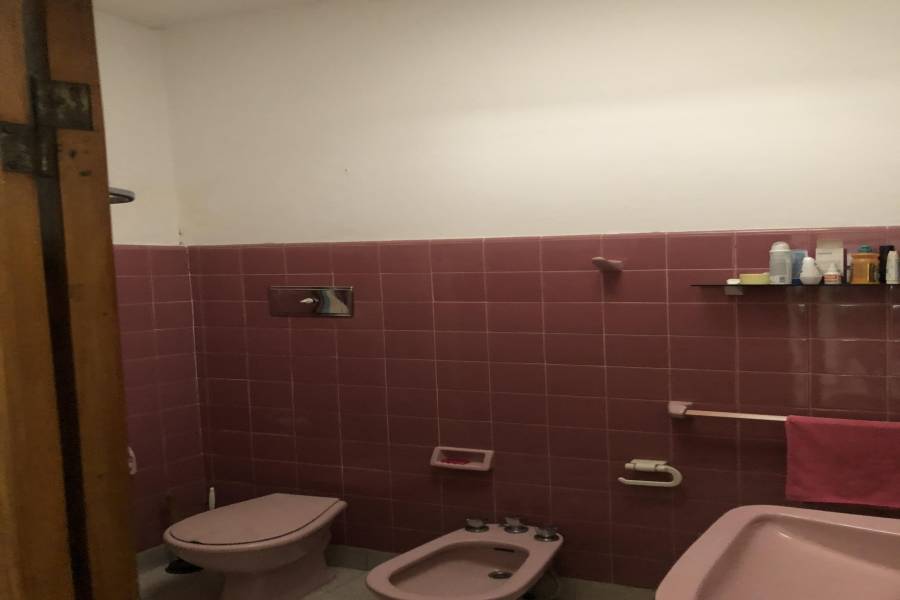 Rosario, Santa Fe, Argentina, 3 Habitaciones Habitaciones, ,1 BañoBathrooms,Casas,Venta,SAN LUIS,42779