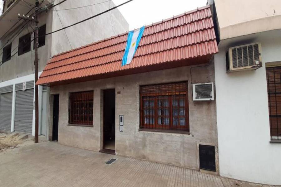 Rosario, Santa Fe, Argentina, 3 Habitaciones Habitaciones, ,1 BañoBathrooms,Casas,Venta,SAN LUIS,42779