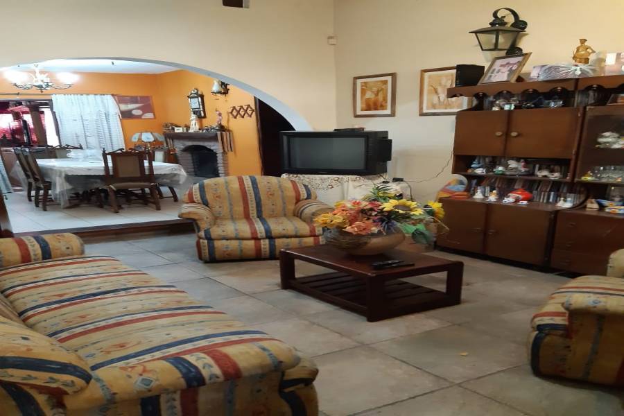 SALTA CAPITAL, Salta, Argentina, 5 Habitaciones Habitaciones, ,2 BathroomsBathrooms,Casas,Venta,42793