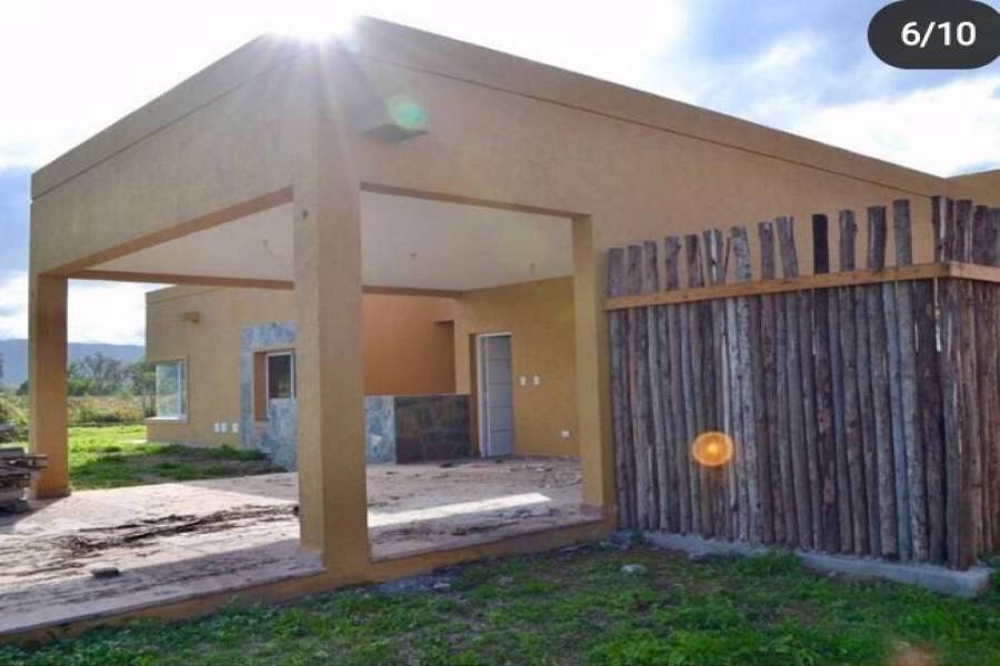 SALTA CAPITAL, Salta, Argentina, 3 Habitaciones Habitaciones, ,3 BathroomsBathrooms,Casas,Venta,42800