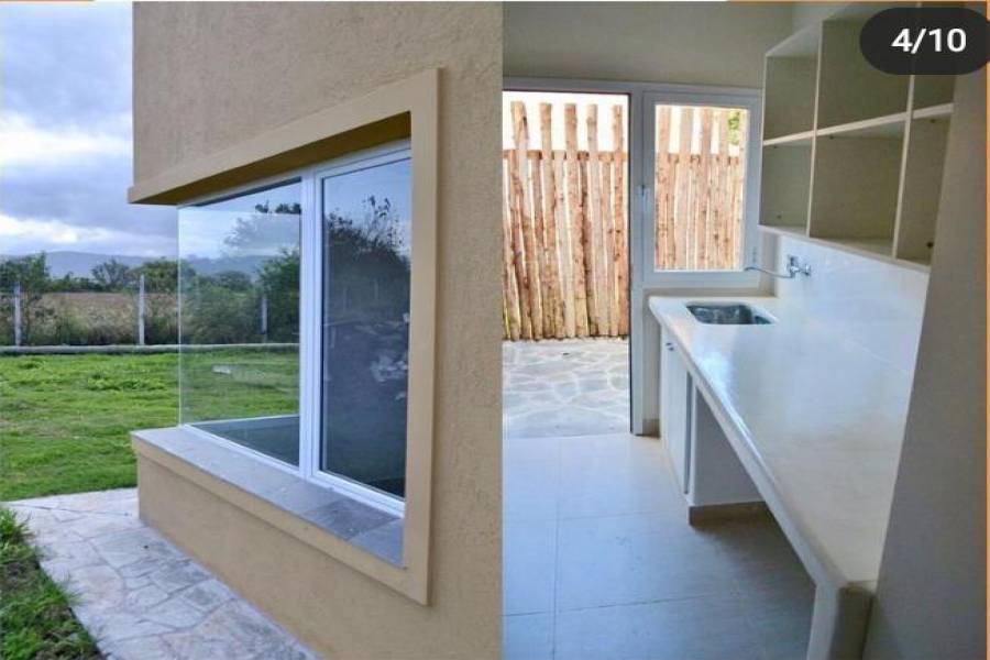 SALTA CAPITAL, Salta, Argentina, 3 Habitaciones Habitaciones, ,3 BathroomsBathrooms,Casas,Venta,42800