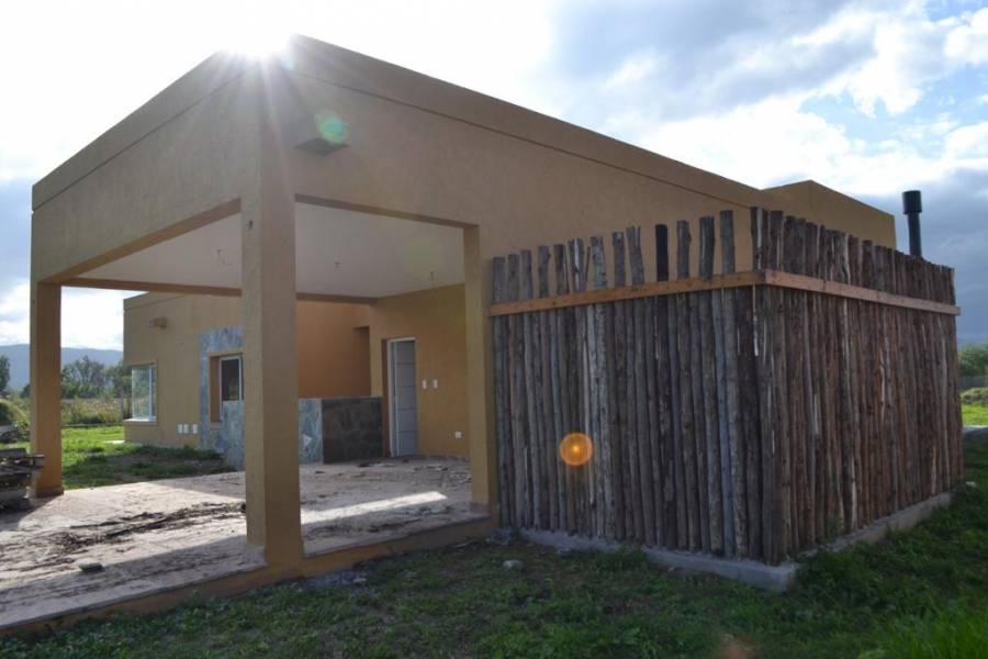 SALTA CAPITAL, Salta, Argentina, 3 Habitaciones Habitaciones, ,3 BathroomsBathrooms,Casas,Venta,42800