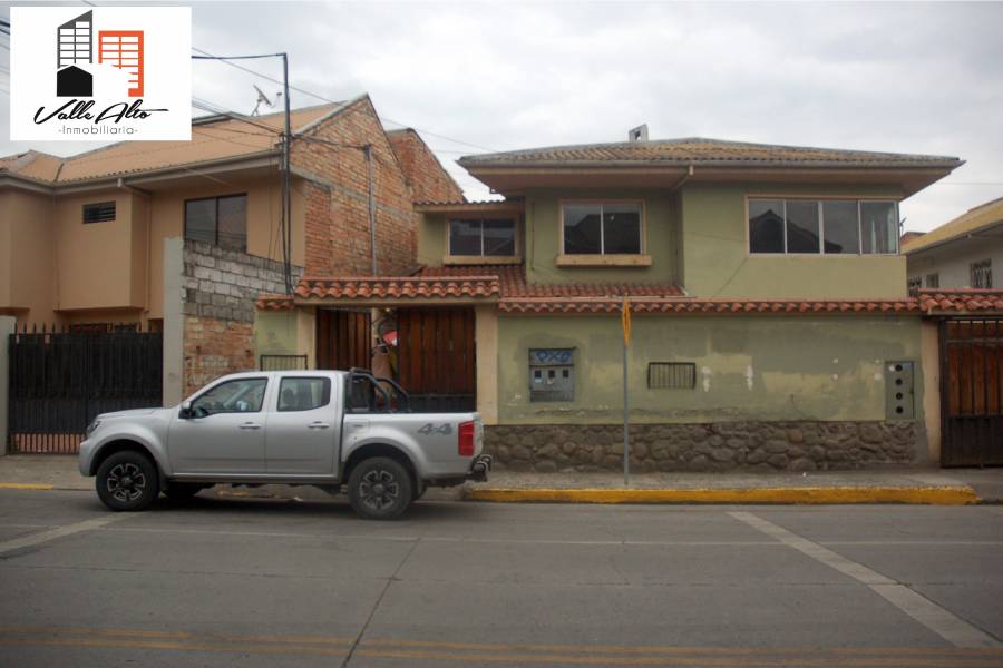 Cuenca, AZUAY, Ecuador, 9 Habitaciones Habitaciones, ,4 BathroomsBathrooms,Casas,Venta,General Escandon,2,42809