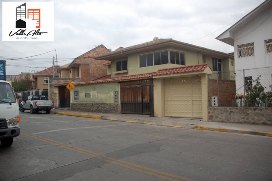 Cuenca, AZUAY, Ecuador, 9 Habitaciones Habitaciones, ,4 BathroomsBathrooms,Casas,Venta,General Escandon,2,42809