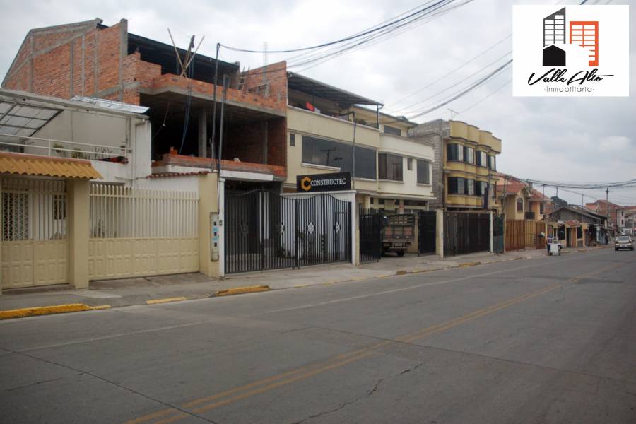 Cuenca, AZUAY, Ecuador, 9 Habitaciones Habitaciones, ,4 BathroomsBathrooms,Casas,Venta,General Escandon,2,42809