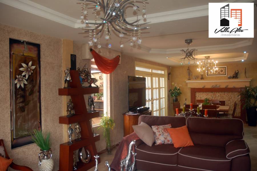 Cuenca, AZUAY, Ecuador, 5 Habitaciones Habitaciones, ,5 BathroomsBathrooms,Casas,Venta,Calle Telemaco,3,42831