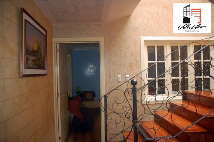 Cuenca, AZUAY, Ecuador, 5 Habitaciones Habitaciones, ,5 BathroomsBathrooms,Casas,Venta,Calle Telemaco,3,42831