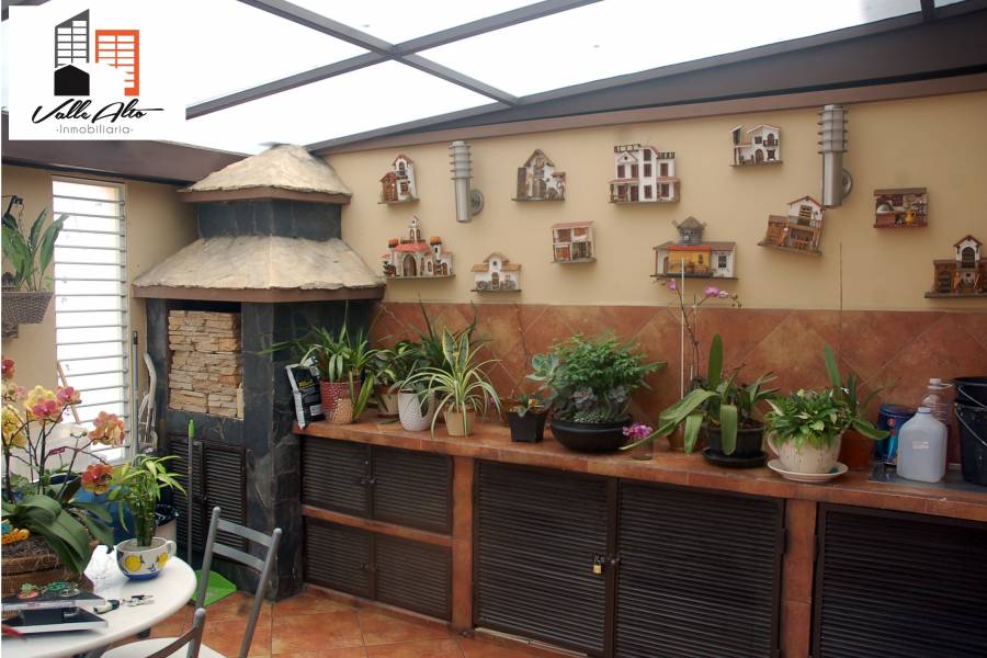 Cuenca, AZUAY, Ecuador, 5 Habitaciones Habitaciones, ,5 BathroomsBathrooms,Casas,Venta,Calle Telemaco,3,42831