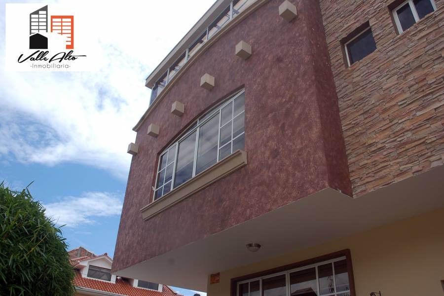 Cuenca, AZUAY, Ecuador, 5 Habitaciones Habitaciones, ,5 BathroomsBathrooms,Casas,Venta,Calle Telemaco,3,42831